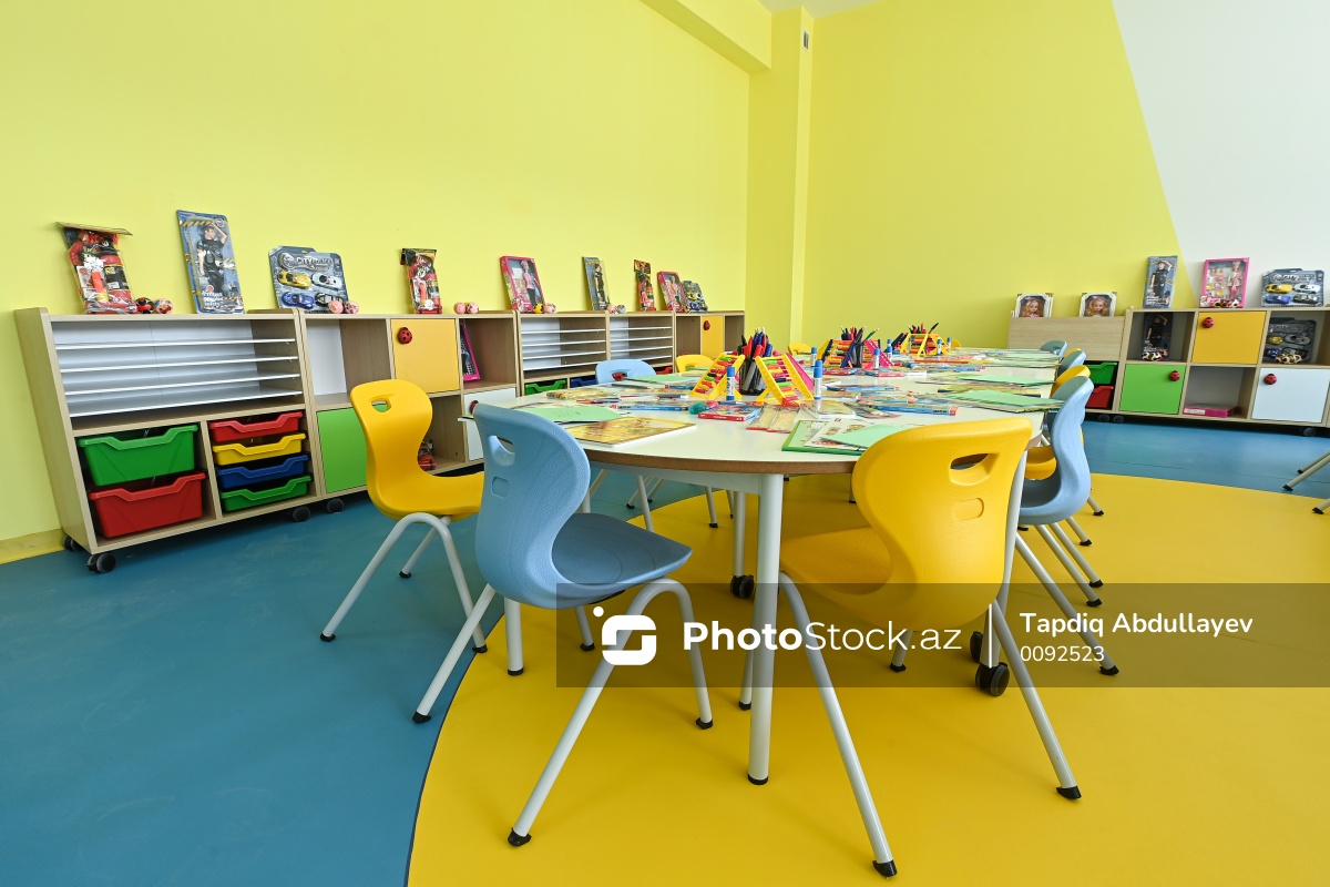 Cəbrayıl şəhərində yerləşən Mehdi Mehdizadə adına tam orta məktəb