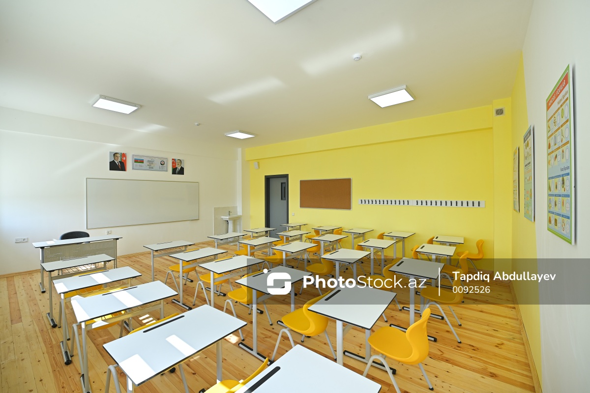 Cəbrayıl şəhərində yerləşən Mehdi Mehdizadə adına tam orta məktəb