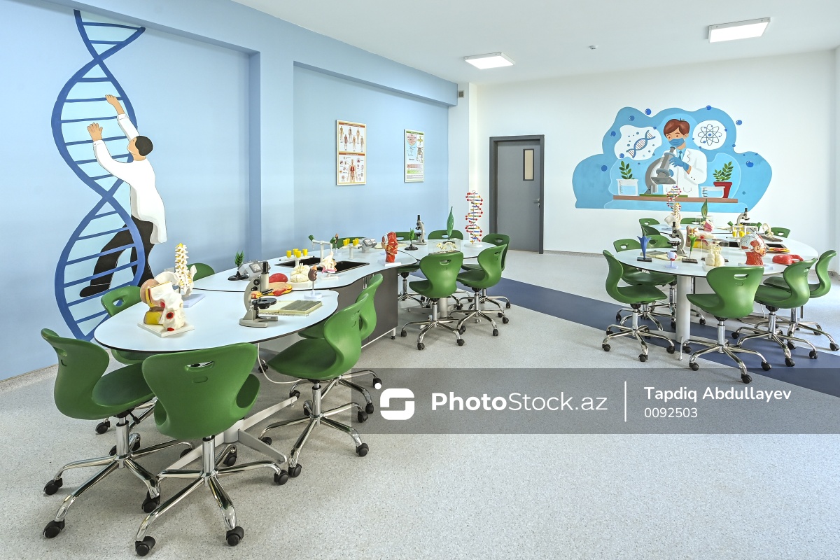 Cəbrayıl şəhərində yerləşən Mehdi Mehdizadə adına tam orta məktəb