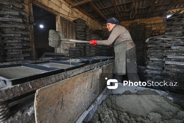 15 ildir tamet daşları hazırlayan Bülbül Babayeva