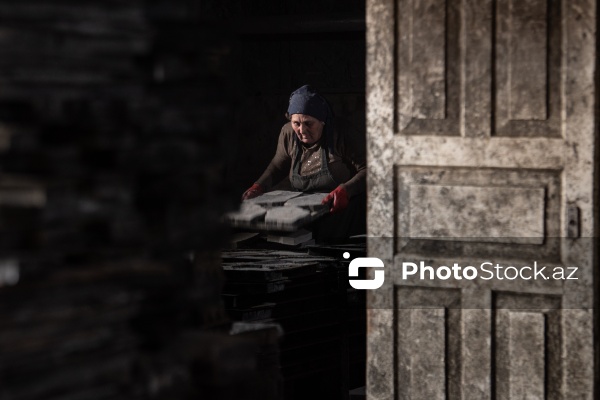 15 ildir tamet daşları hazırlayan Bülbül Babayeva