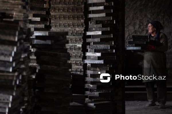 15 ildir tamet daşları hazırlayan Bülbül Babayeva