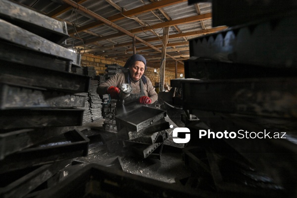 15 ildir tamet daşları hazırlayan Bülbül Babayeva