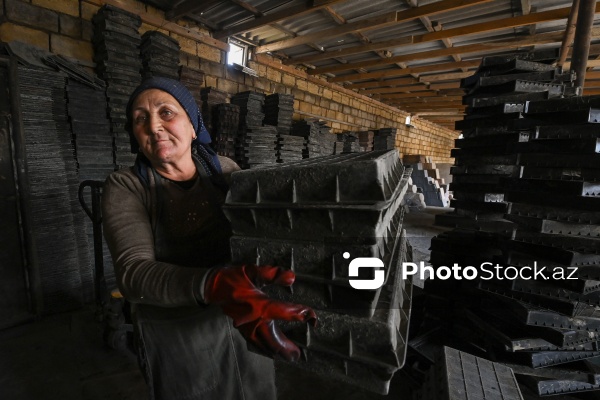 15 ildir tamet daşları hazırlayan Bülbül Babayeva