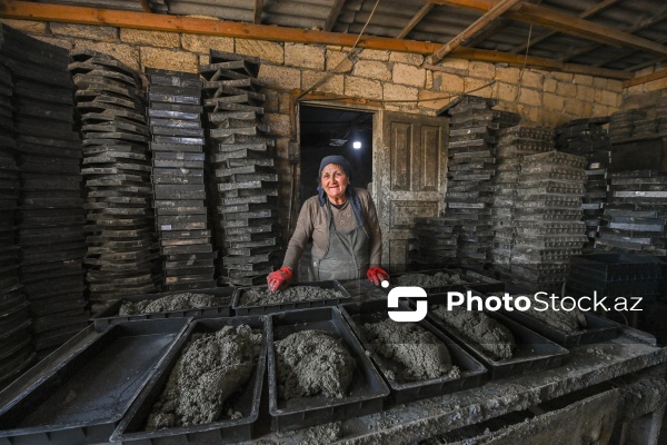 15 ildir tamet daşları hazırlayan Bülbül Babayeva