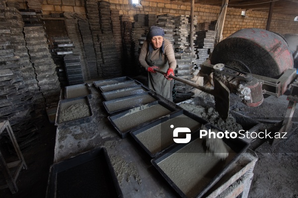 15 ildir tamet daşları hazırlayan Bülbül Babayeva