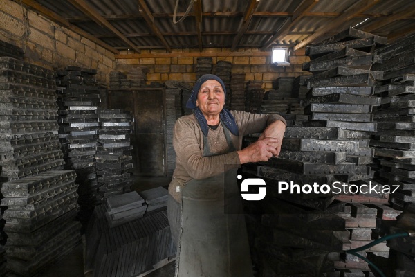 15 ildir tamet daşları hazırlayan Bülbül Babayeva