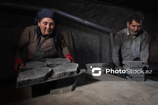 15 ildir tamet daşları hazırlayan Bülbül Babayeva