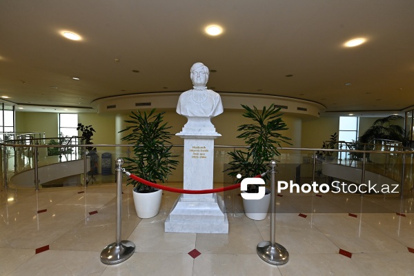 Akademik Zərifə Əliyeva adına Milli Oftalmologiya Mərkəzində göz əməliyyatı