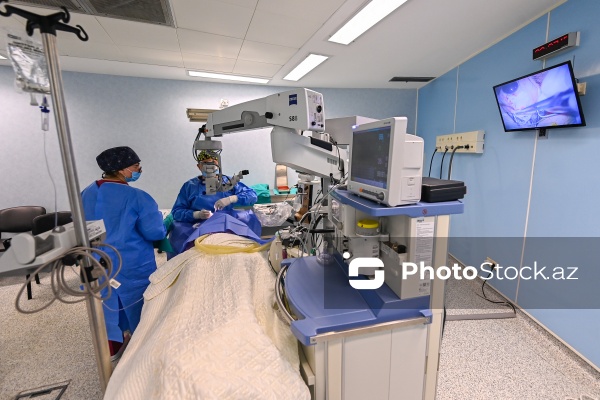 Akademik Zərifə Əliyeva adına Milli Oftalmologiya Mərkəzində göz əməliyyatı