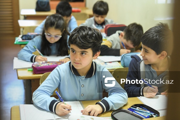 Mikayıl Müşfiq adına 18 nömrəli tam orta məktəb