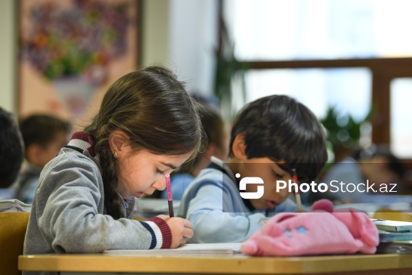 Mikayıl Müşfiq adına 18 nömrəli tam orta məktəb