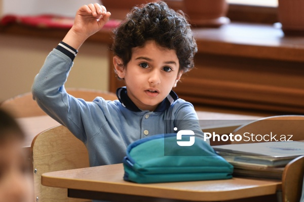 Mikayıl Müşfiq adına 18 nömrəli tam orta məktəb