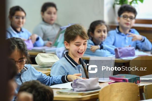 Mikayıl Müşfiq adına 18 nömrəli tam orta məktəb