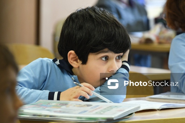 Mikayıl Müşfiq adına 18 nömrəli tam orta məktəb