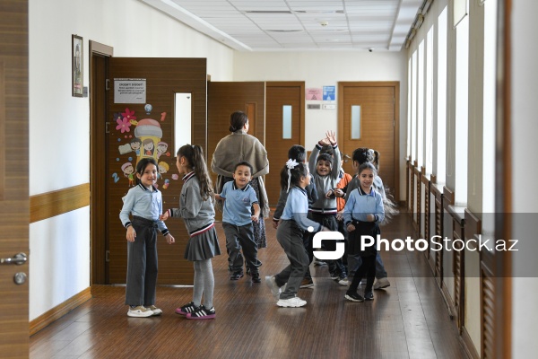 Mikayıl Müşfiq adına 18 nömrəli tam orta məktəb