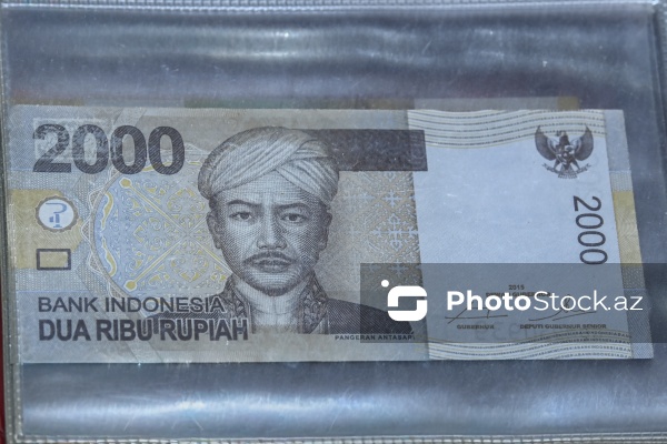 180-ə yaxın ölkədən qədim əşyaların toplandığı əntiq mağaza