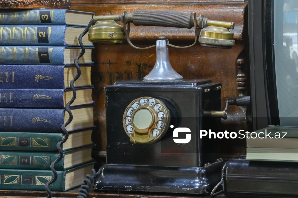 180-ə yaxın ölkədən qədim əşyaların toplandığı əntiq mağaza