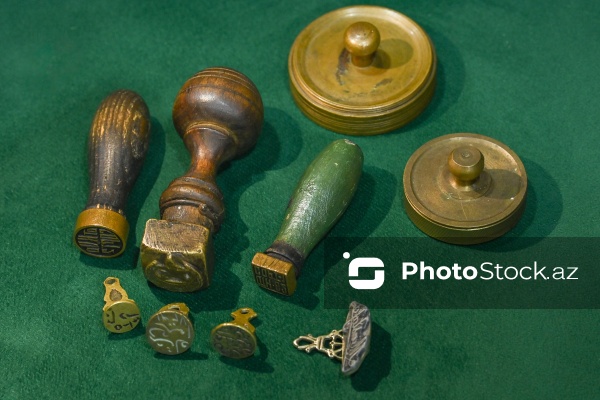 180-ə yaxın ölkədən qədim əşyaların toplandığı əntiq mağaza