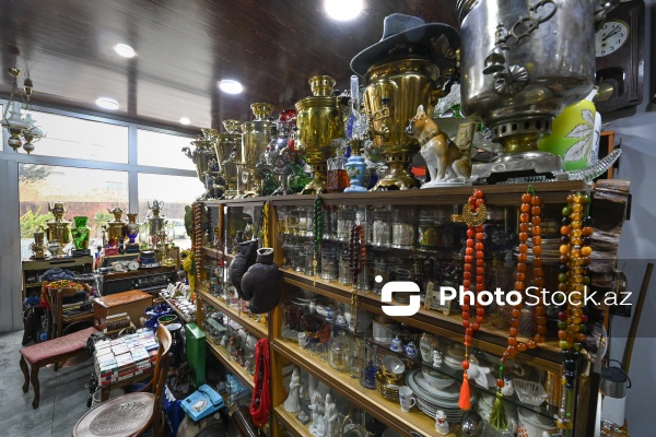 180-ə yaxın ölkədən qədim əşyaların toplandığı əntiq mağaza