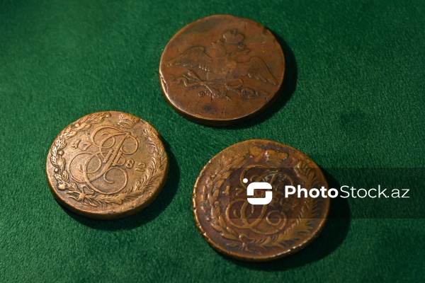 180-ə yaxın ölkədən qədim əşyaların toplandığı əntiq mağaza