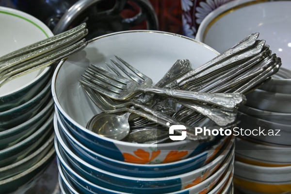 180-ə yaxın ölkədən qədim əşyaların toplandığı əntiq mağaza