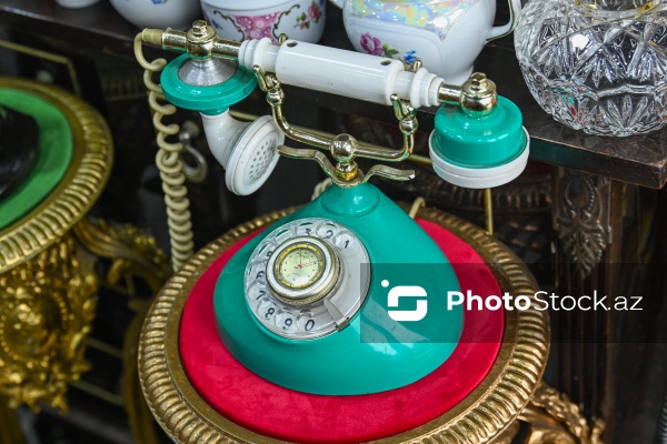 180-ə yaxın ölkədən qədim əşyaların toplandığı əntiq mağaza