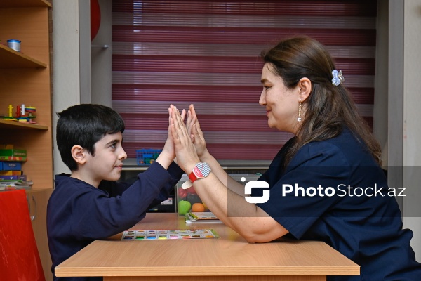 2 aprel - Dünya Autizm Maarifləndirmə Günü