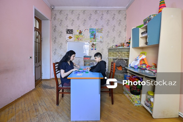 2 aprel - Dünya Autizm Maarifləndirmə Günü