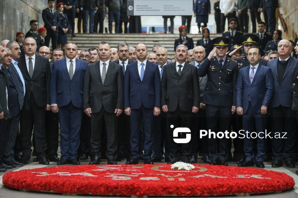 20 Yanvar şəhidlərinin xatirəsi metronun "20 Yanvar" stansiyasında yad edilir