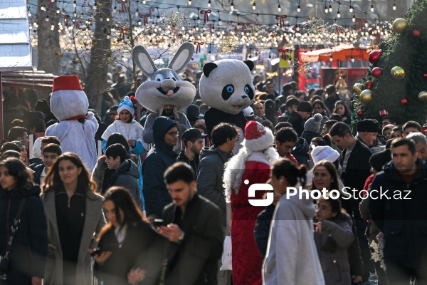 2024-cü ilin son günü Bakıda bayram ab-havası