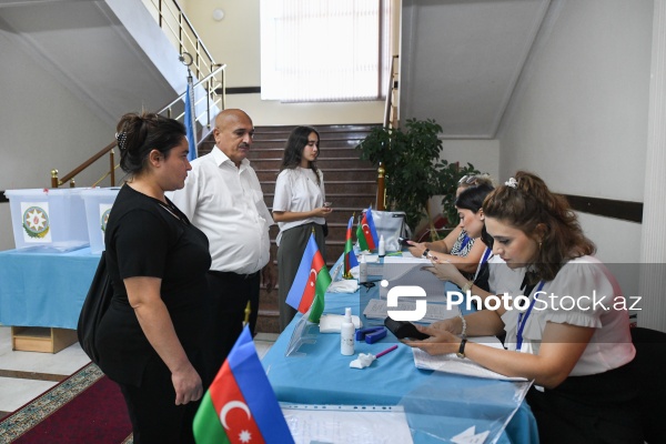 23 saylı Nəsimi-Səbail seçki dairəsinin 18 saylı seçki məntəqəsində səsvermə prosesi