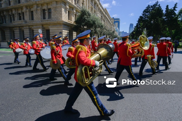 26 İyun - Silahlı Qüvvələr Günü münasibətilə Bakıda keçirilən hərbi yürüş