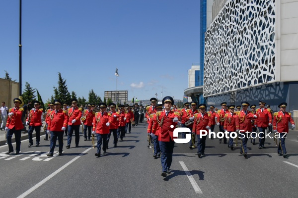 26 İyun - Silahlı Qüvvələr Günü münasibətilə Bakıda keçirilən hərbi yürüş