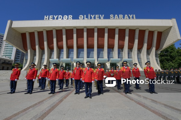 26 İyun - Silahlı Qüvvələr Günü münasibətilə Bakıda keçirilən hərbi yürüş