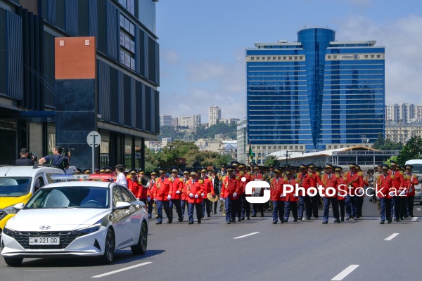 26 İyun - Silahlı Qüvvələr Günü münasibətilə Bakıda keçirilən hərbi yürüş