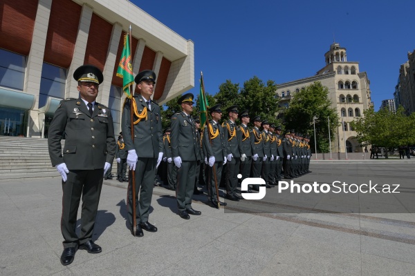 26 İyun - Silahlı Qüvvələr Günü münasibətilə Bakıda keçirilən hərbi yürüş