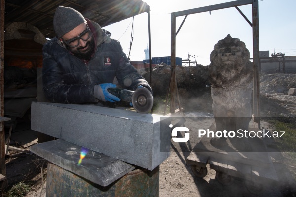 27 ildir daşları sənətə çevirən heykəltaraş Orxan Nəbizadə