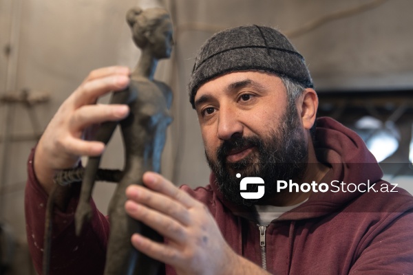 27 ildir daşları sənətə çevirən heykəltaraş Orxan Nəbizadə