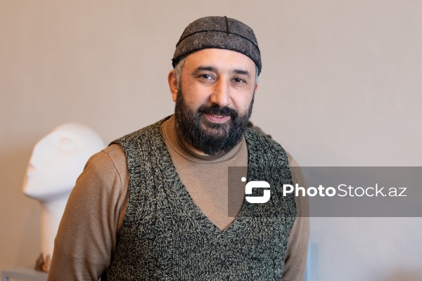 27 ildir daşları sənətə çevirən heykəltaraş Orxan Nəbizadə