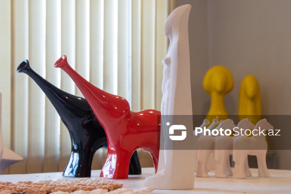 27 ildir daşları sənətə çevirən heykəltaraş Orxan Nəbizadə