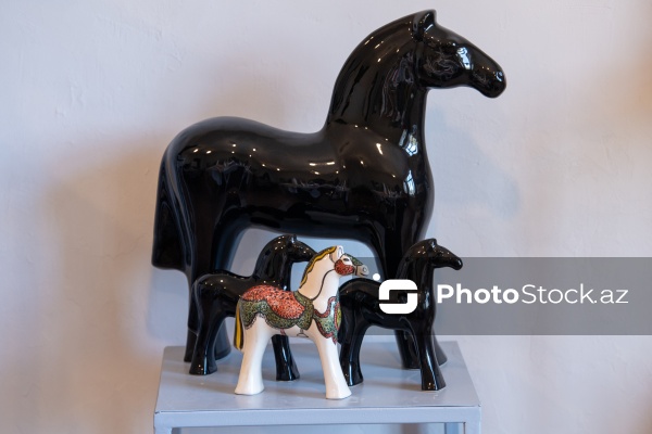 27 ildir daşları sənətə çevirən heykəltaraş Orxan Nəbizadə