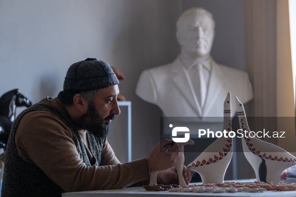 27 ildir daşları sənətə çevirən heykəltaraş Orxan Nəbizadə