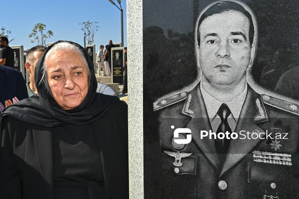 27 Sentyabr – Anım Günündə Hərbi Memorial Məzarlıq ziyarət edən Səmayə Həşimova