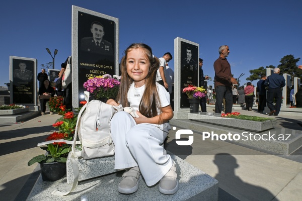 27 Sentyabr – Anım Günündə Hərbi Memorial Məzarlıq ziyarət olunur