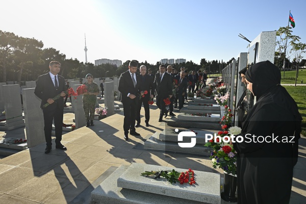 27 Sentyabr – Anım Günündə Hərbi Memorial Məzarlıq ziyarət olunur