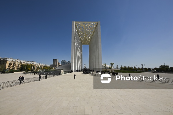 27 Sentyabr – Anım Günündə Dövlət və hökumət rəsmiləri Zəfər Parkını ziyarət ediblər