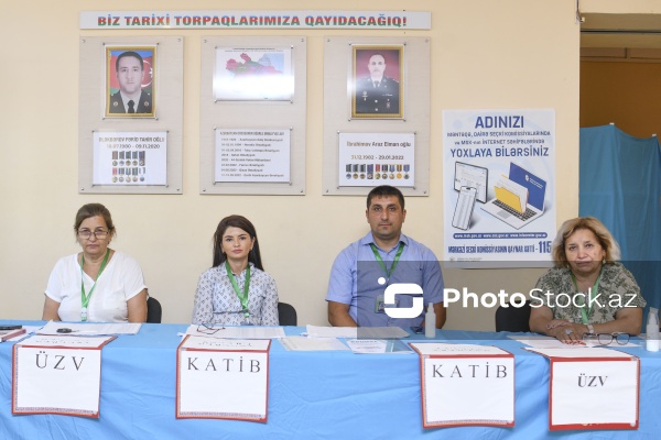 33 saylı Xətai rayon seçki dairəsinin 30-32 saylı seçki məntəqələrində səsvermə prosesi