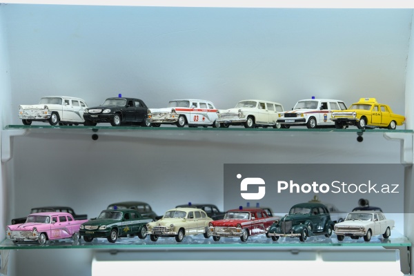 Nadir əşyalarla zəngin 35 illik şəxsi kolleksiya