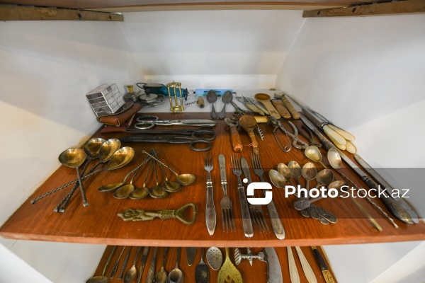 Nadir əşyalarla zəngin 35 illik şəxsi kolleksiya